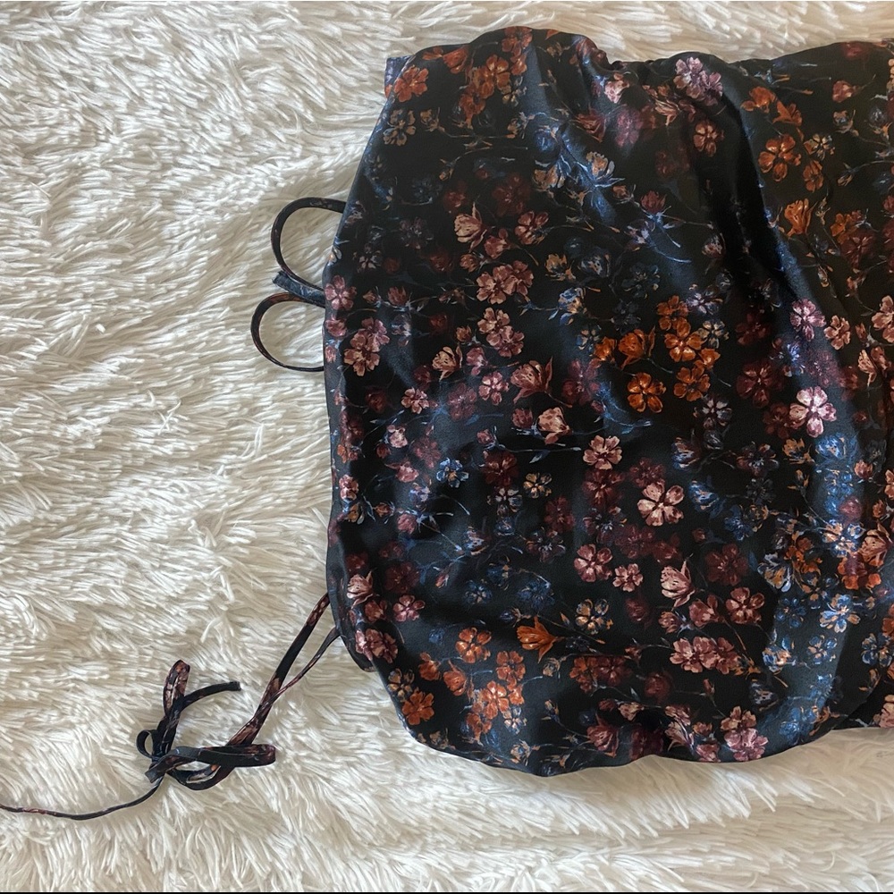 Slinky floral tube top with ties